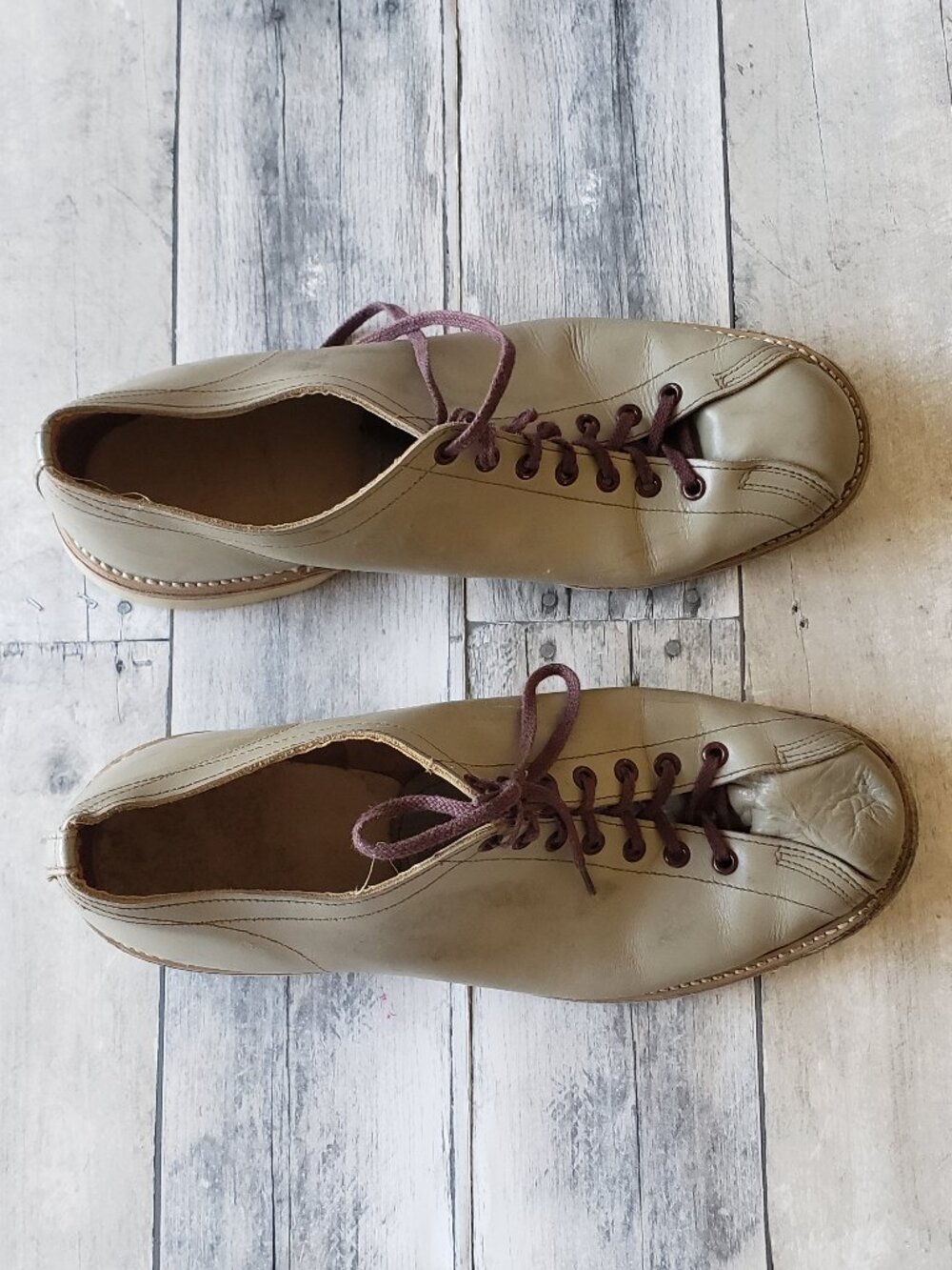 Vintage Brunswick Tan Leathers Men's Bowling Shoes - Size 10